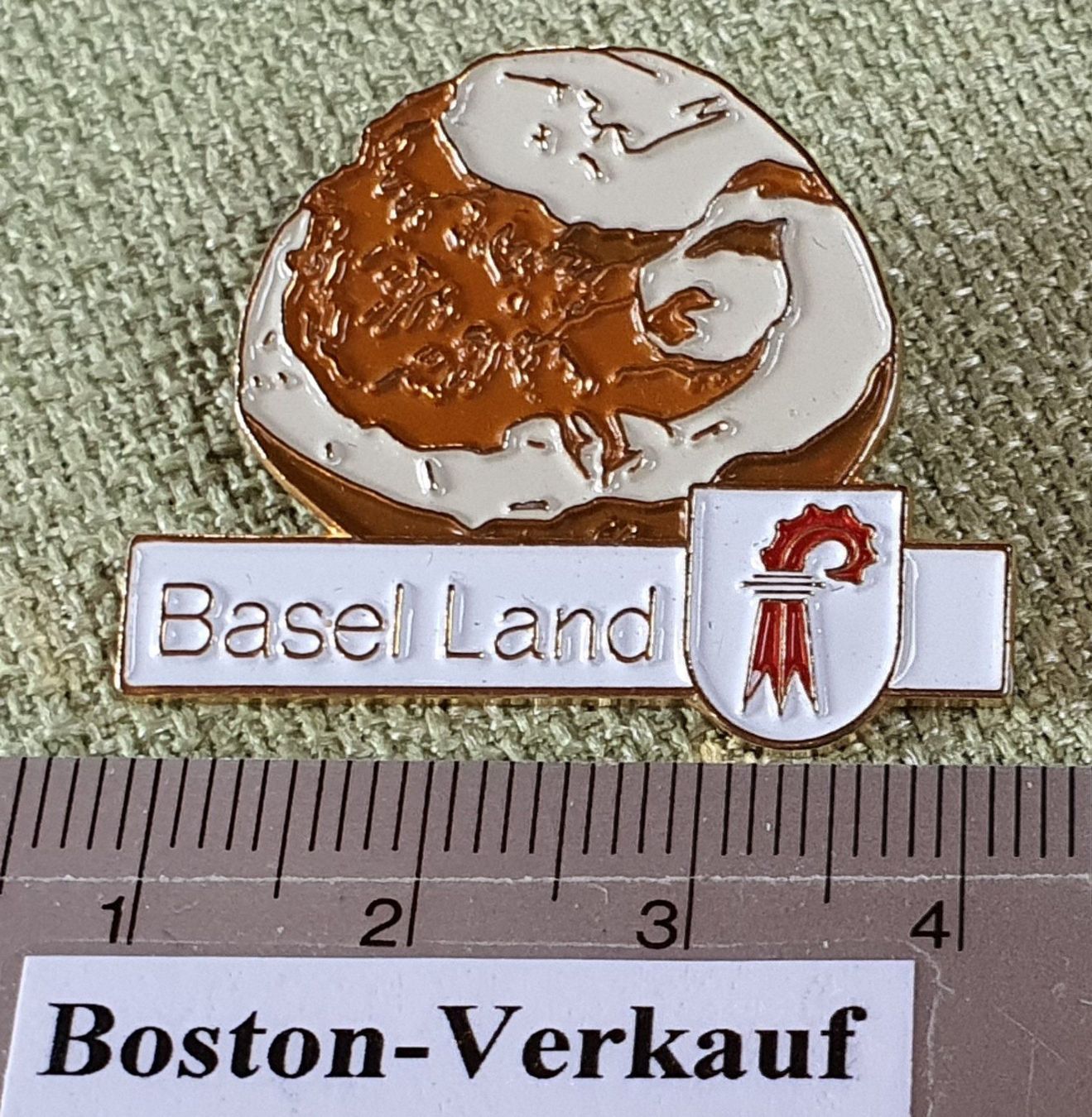 Placchette & Badge: D663 - Pin Basel Land Brot – Usato da Reinach BL venduto da Boston-Verkauf 1