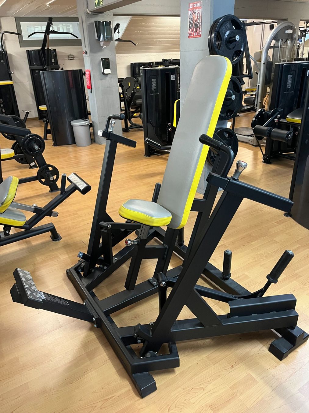 Hometrainer: Machine pectoraux - Développé assis Multiform – Usato da Sion venduto da con_qw2h 1