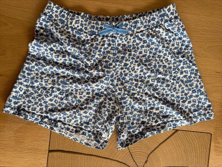 Sommer Shorts, Gr. 128, Blumenmuster, Top Zustand!