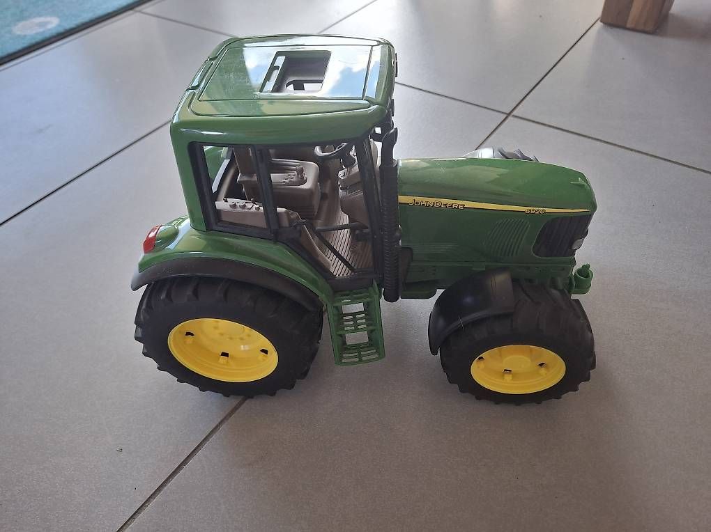 Giocattoli: Spielzeug Traktor – Usato da Dübendorf venduto da lar_95t9 2