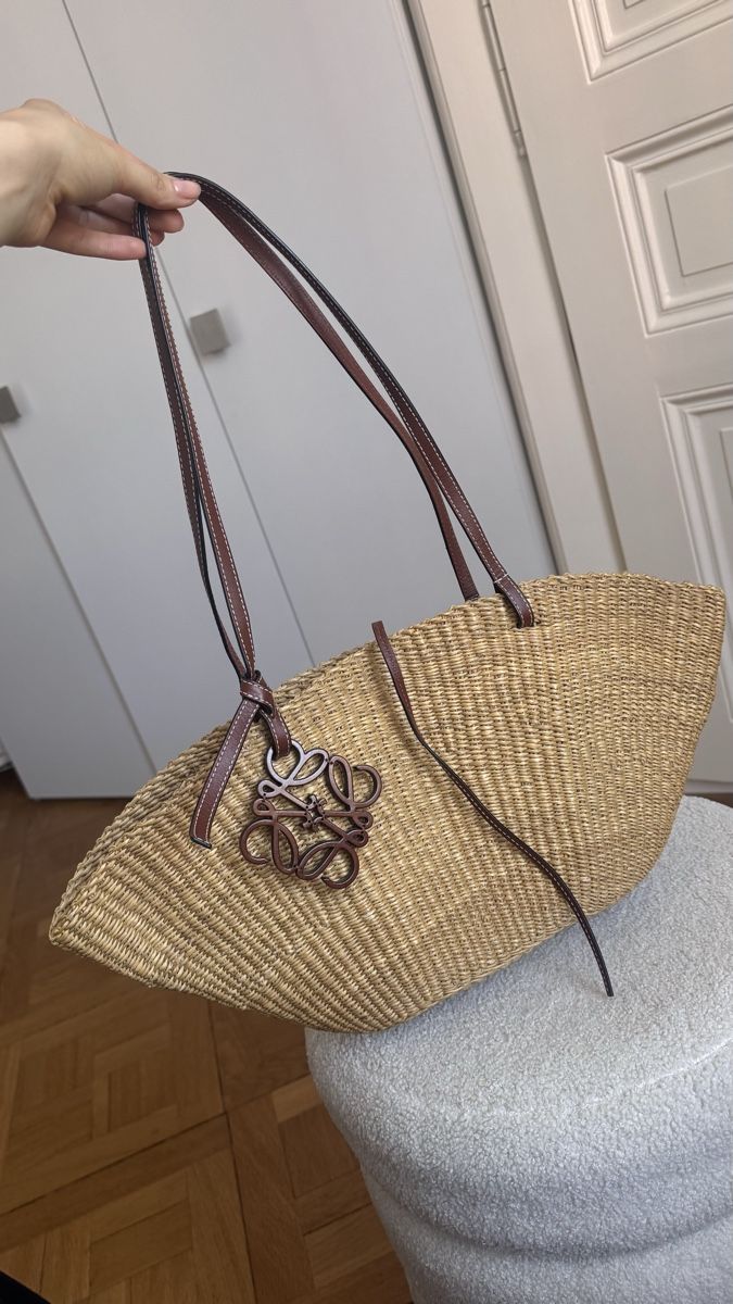 Loewe Borse da donna: Loewe shell basket bag – Nuovo (secondo la descrizione) da Genève venduto da val_5jbf