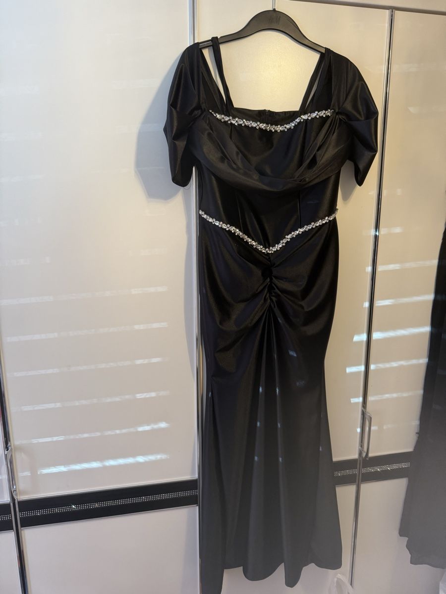 Vestiti: Cocktail Kleid Gr.40 Neu – Usato da Pfungen venduto da Outlet64