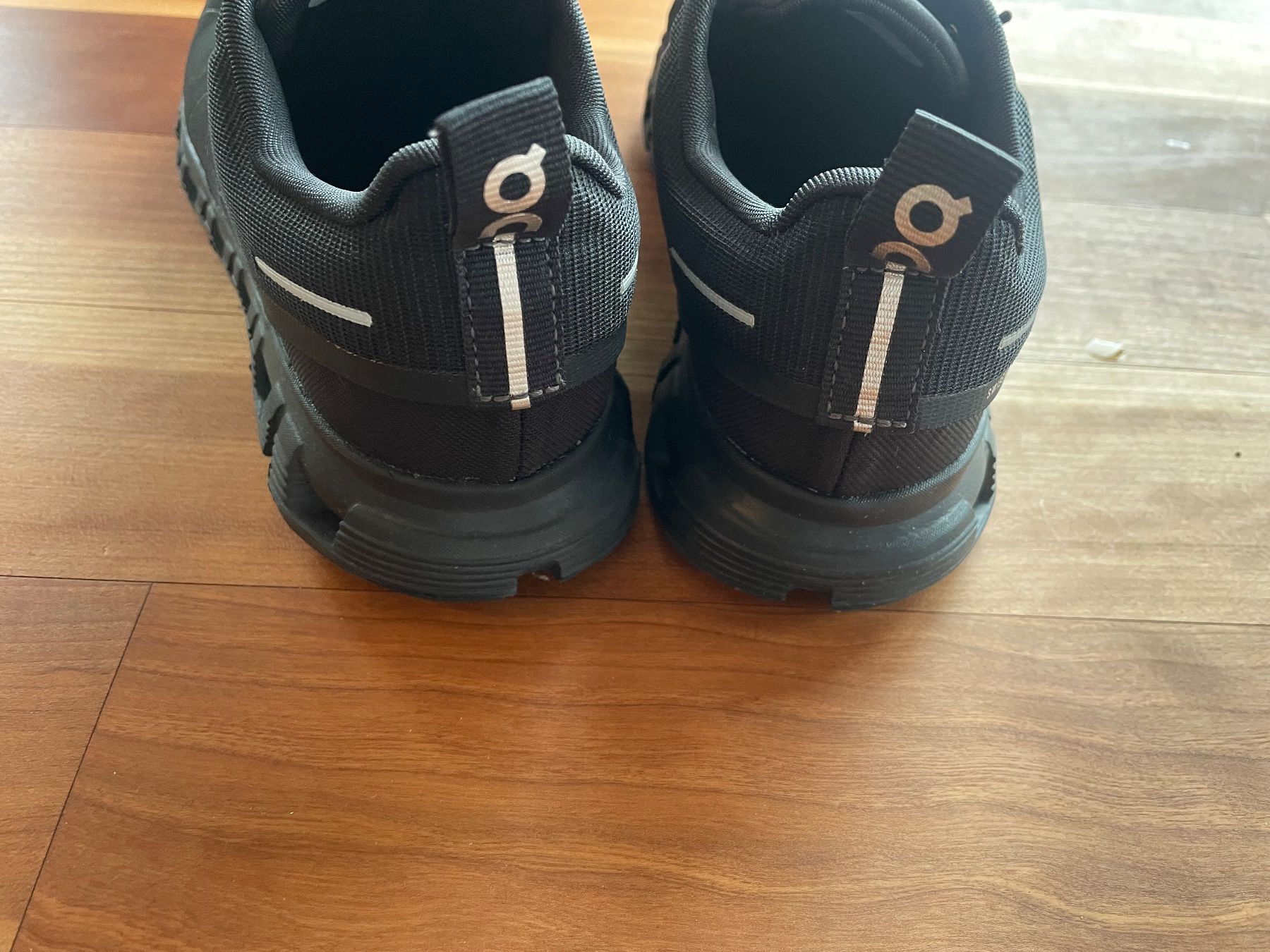 On Scarpe da donna: ON Laufschuhe wasserdicht – Nuovo (secondo la descrizione) da Zürich venduto da ogarogar 1