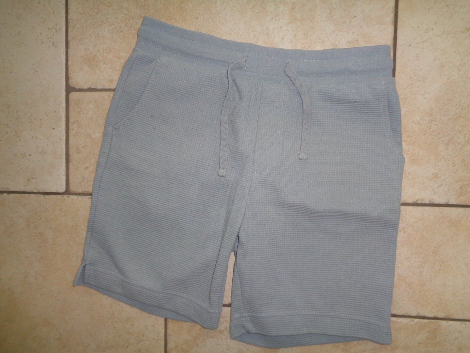 Primark Pantalons: Shorts  Primark  Grösse S – D'occasion à Kreuzlingen par Robi-2003 2