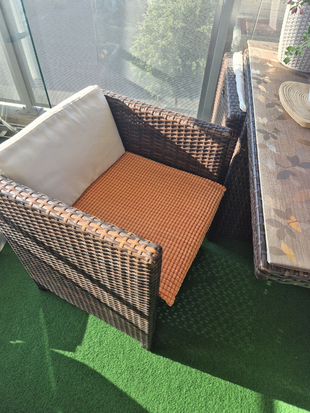 Set di tavolo e panche: Rattan-Gartenmöbel zu verkaufen  – Usato da Oensingen venduto da Szofi82 2