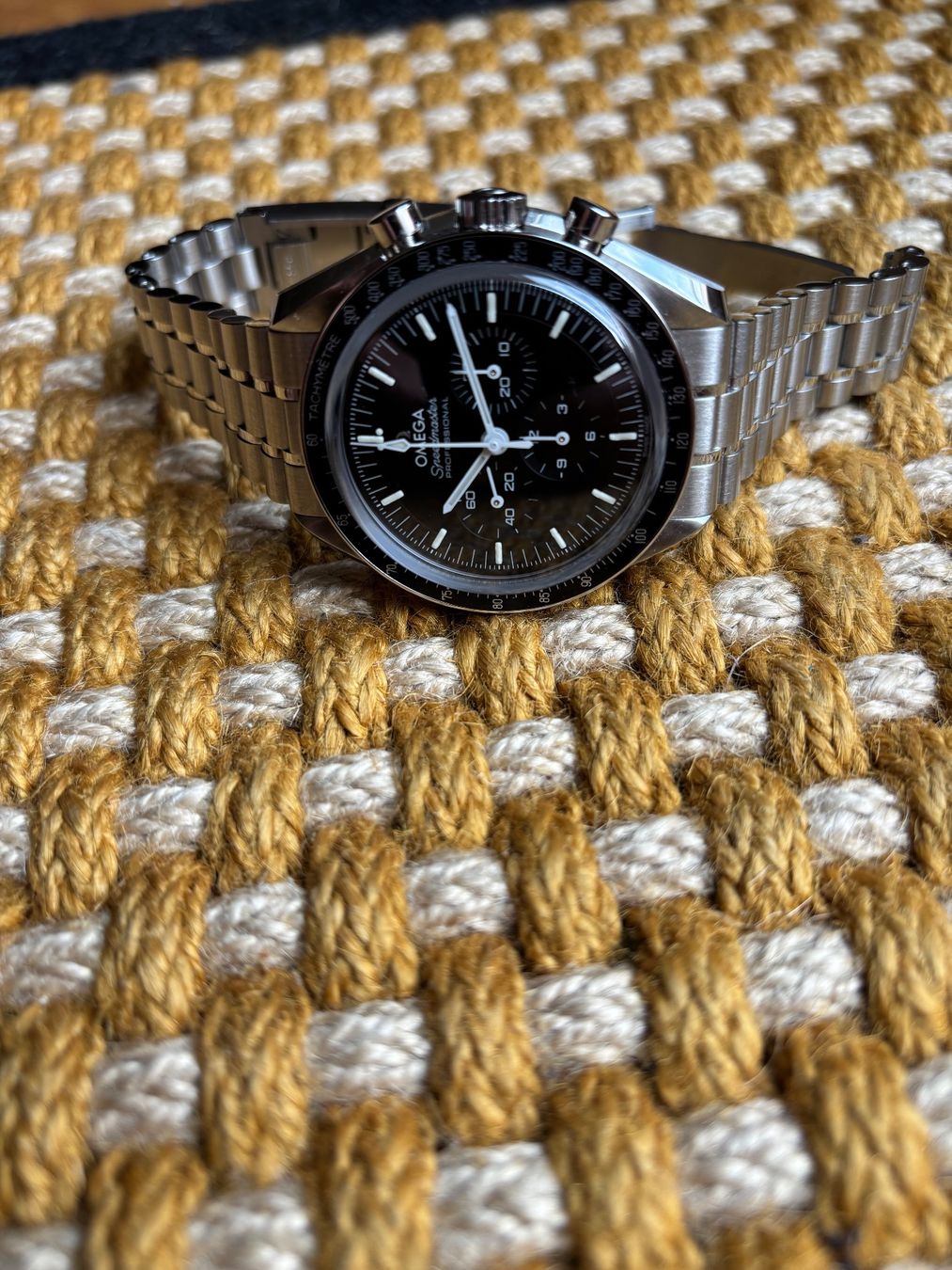 Omega Orologi: Omega Speedmaster Jg.2024 Fullset Np.7600.- – Usato da Basel venduto da unico88 1