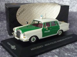 Mercedes 200D W110 Polizei Hamburg Peter 53/1  1:43