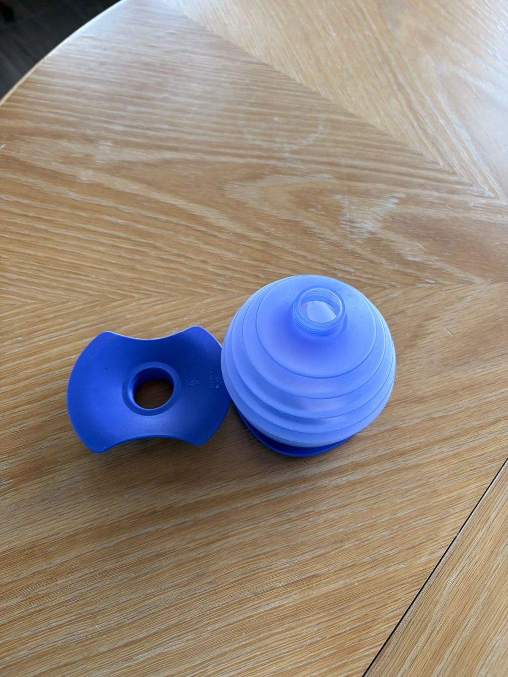 Tupperware Elettrodomestici da cucina: Tupperware Garnierspritze blau mit 5 Aufsätzen gebraucht – Usato da Bergdietikon venduto da Esunny 2