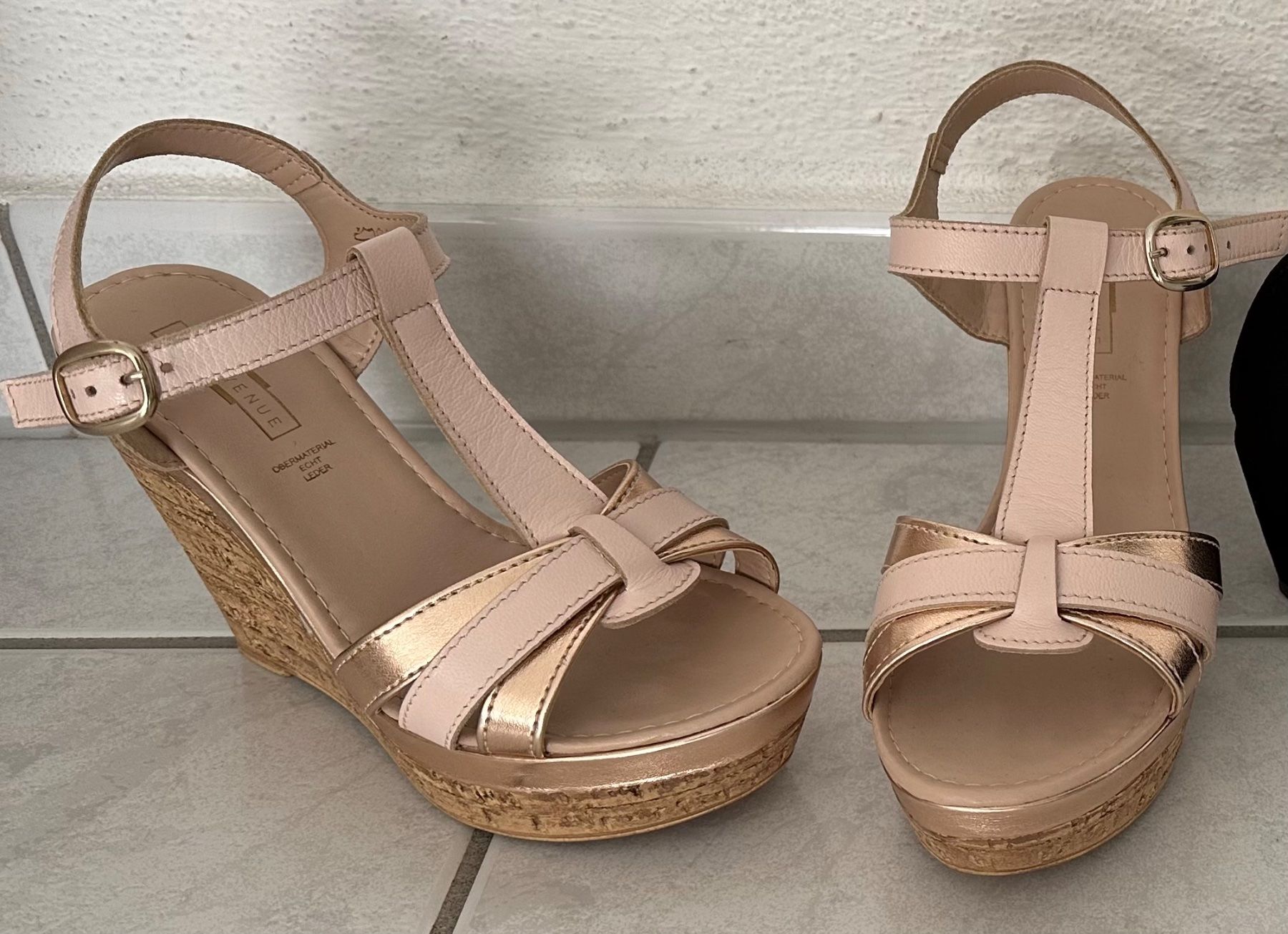 Scarpe da donna: Keilsandalen 35/36 – Nuovo (secondo la descrizione) da Luzern venduto da CocoLoco82