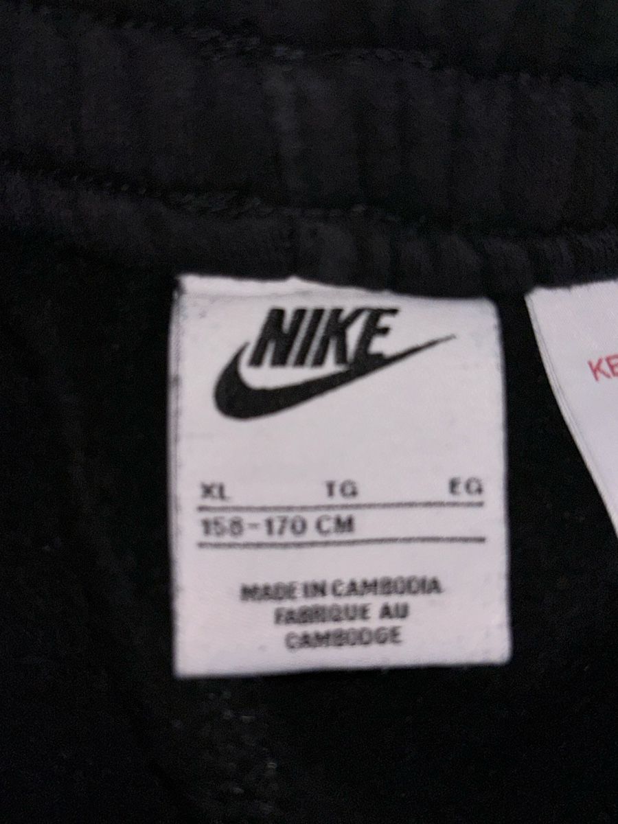 Nike Pantaloni: Nike Jogginghose   – Usato da Volketswil venduto da Merkur10 2