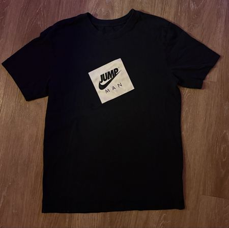 schwarzes Nike-T-Shirt, Größe M