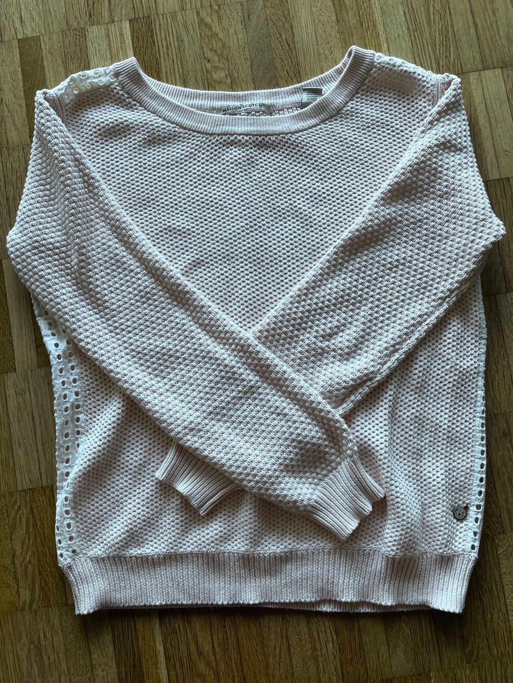 Maison Scotch Pullover & Sweatshirts: Maison Scotch Pullover Baumwolle Puder Rosa mit Broderie – Gebraucht aus Zürich von maral787 1