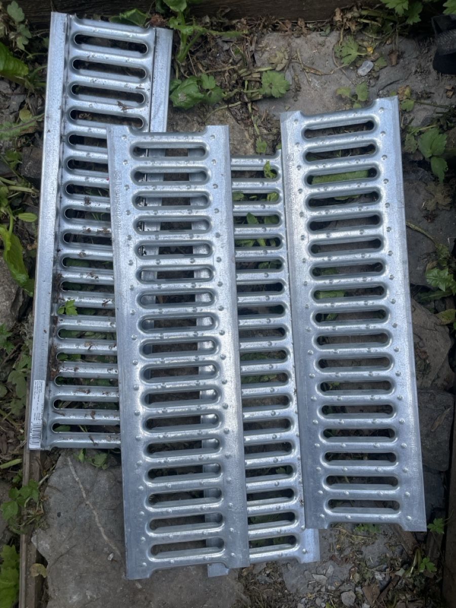 Griglie e Inferriate: grille de caniveau Hauraton – Nuovo (secondo la descrizione) da Niedergampel venduto da pie_2sz7 1