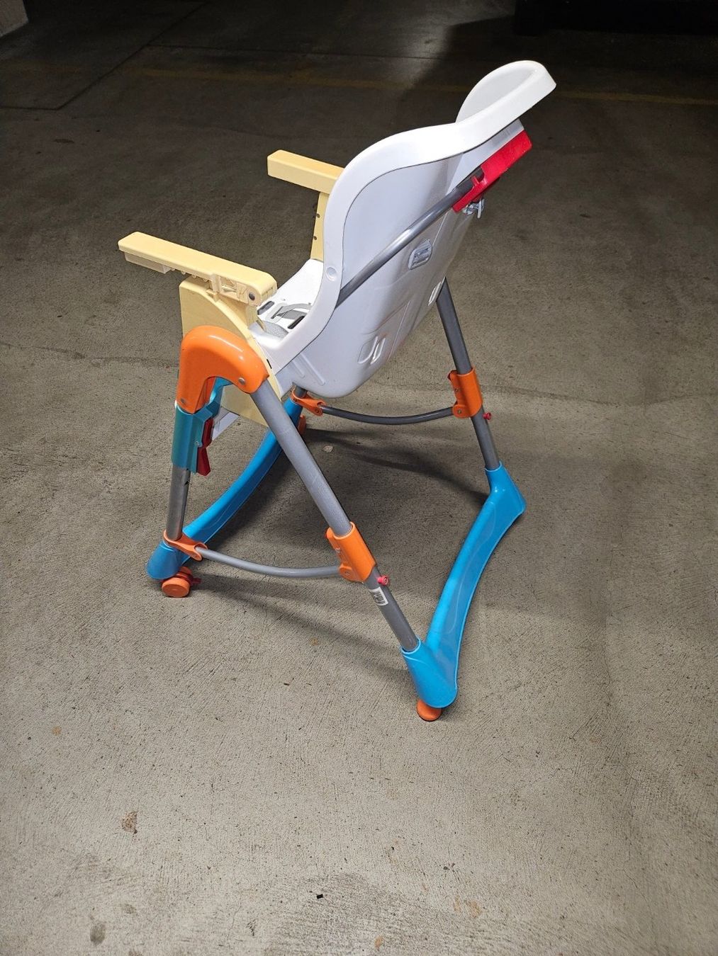 Chaises hautes: Kinderhochsitz – D'occasion à Reinach BL par zimbu2004 2