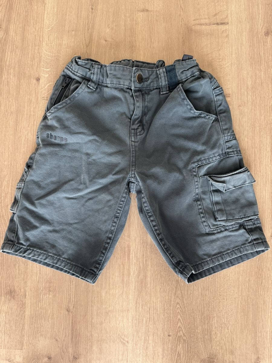 Sherpa Pantaloni: Kinder-Shorts, Grösse 134-140 – Usato da Oftringen venduto da kar_y2tf