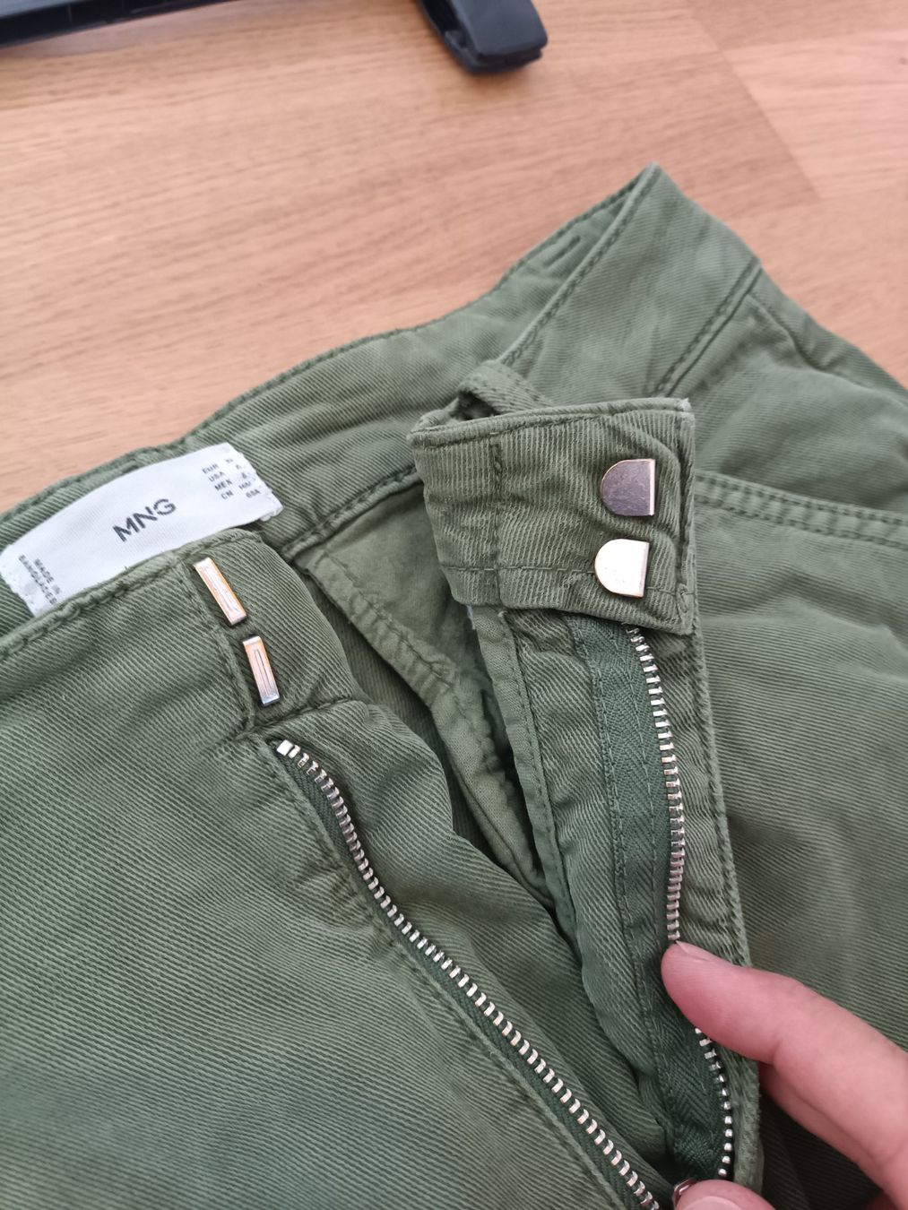 Mango Pantaloni: Hose MNG grün – Usato da Bern venduto da joh_x7lj 4