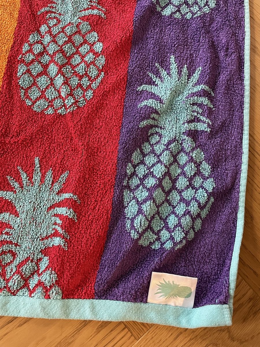 Serviettes de bain: Rainbow Pineapple Beach Towel – D'occasion à Zürich par cel_8yfx 5