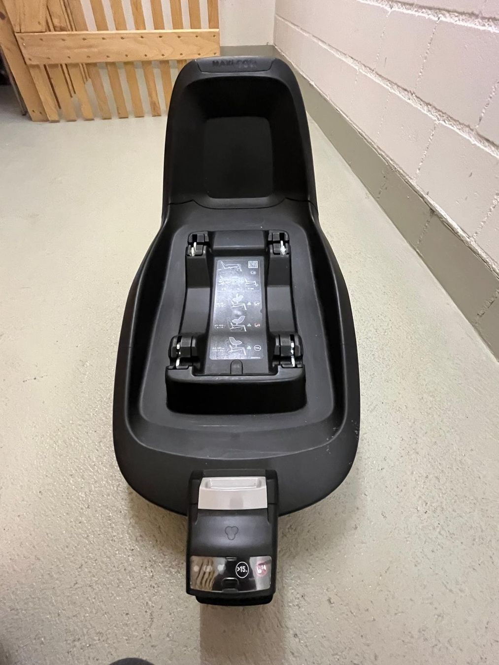 Maxi-Cosi Seggiolini per auto: Maxi Cosi mit Isofix Station – Usato da Willisau venduto da Geissbock12 7