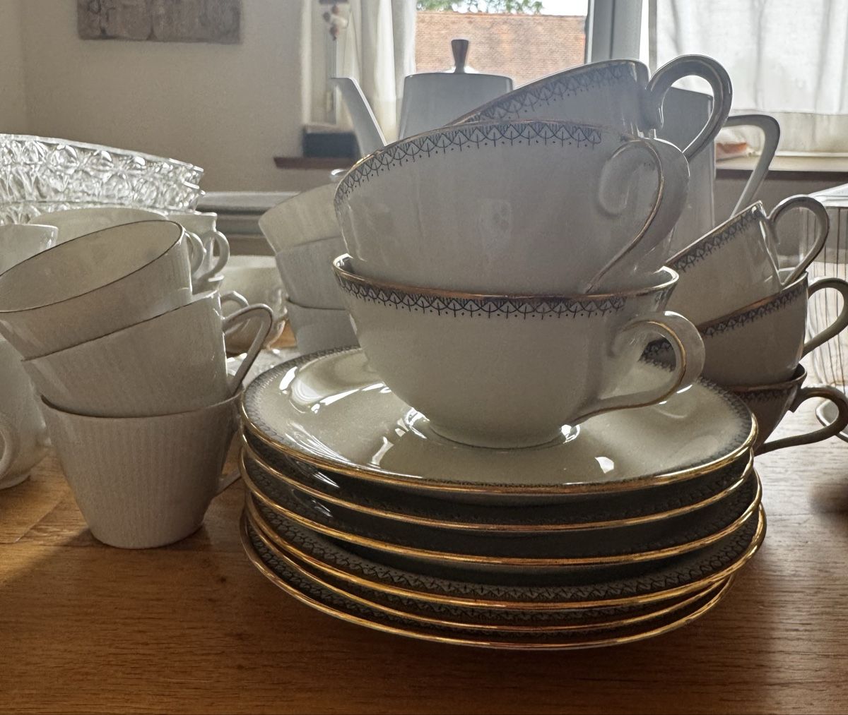 Set di piatti: Vintage Geschirr, kaum gebraucht – Usato da Thalwil venduto da artdreams888 2