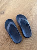 Crocs Flip Flops dunkelblau Grösse 25