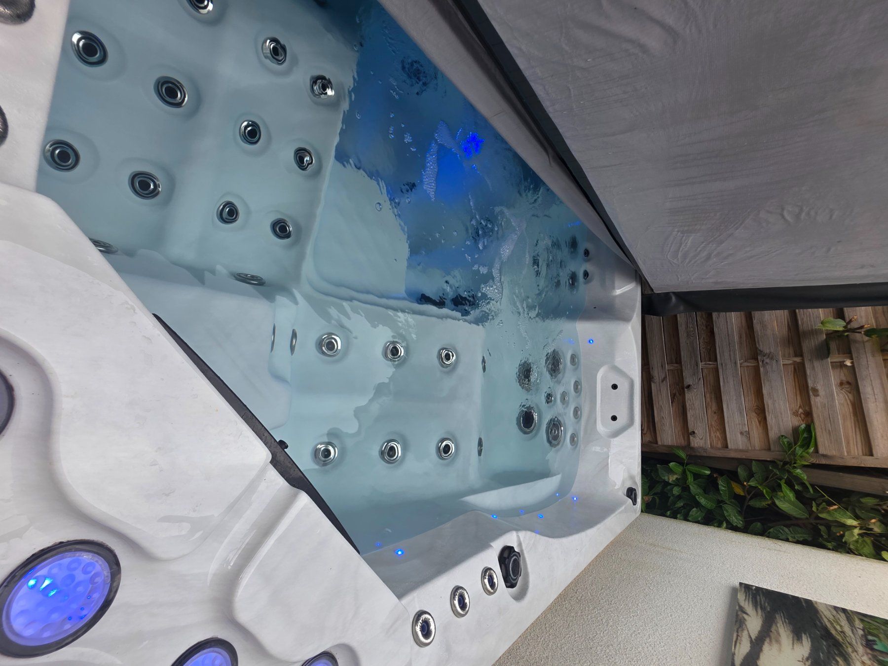 Whirlpool: Whirlpool Californium 2022 – Gebraucht aus Kölliken von E020289 2