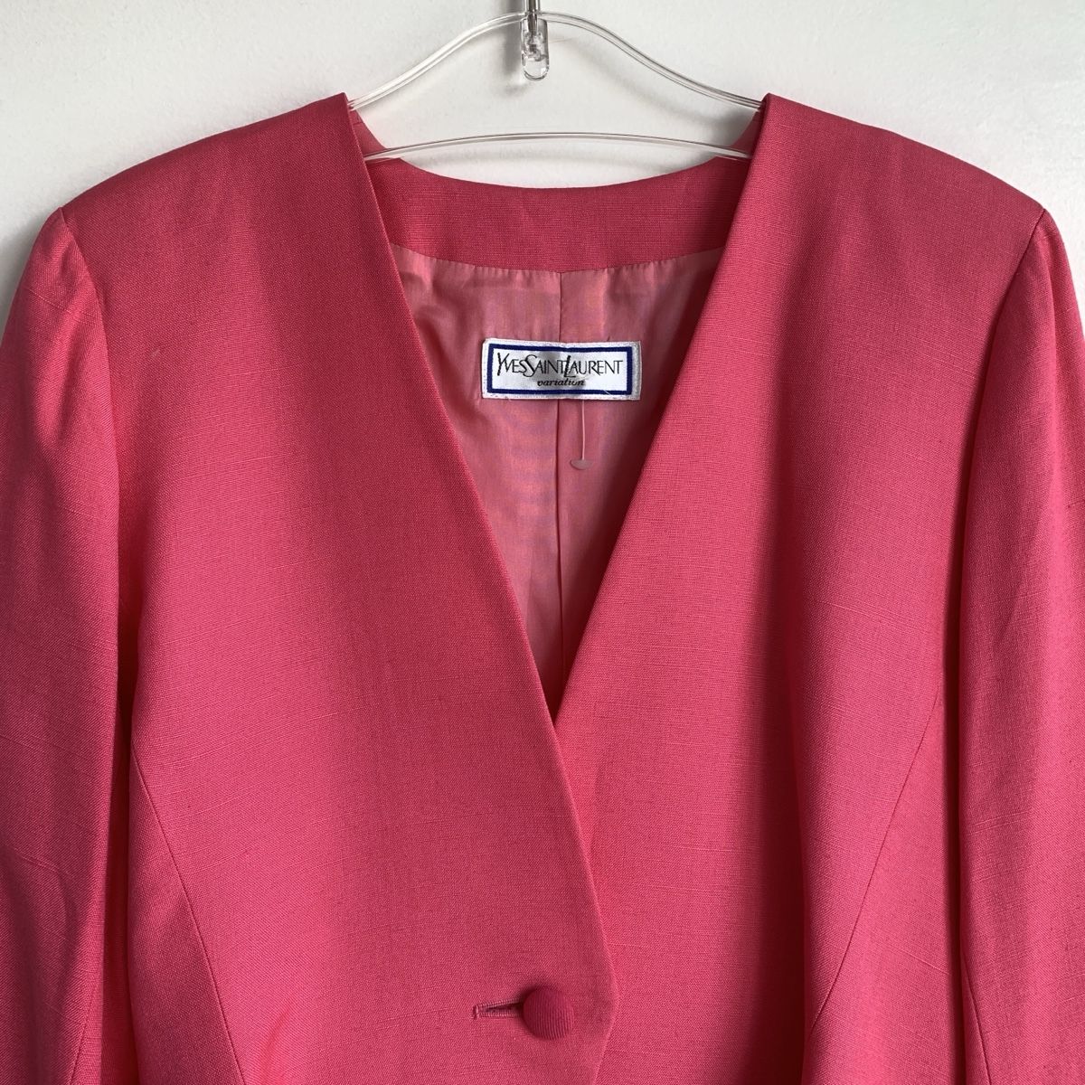 Saint Laurent Giacche: Yves Saint Laurent Variation Pink Spring Blazer, S – Usato da Genève venduto da Kookiek 3