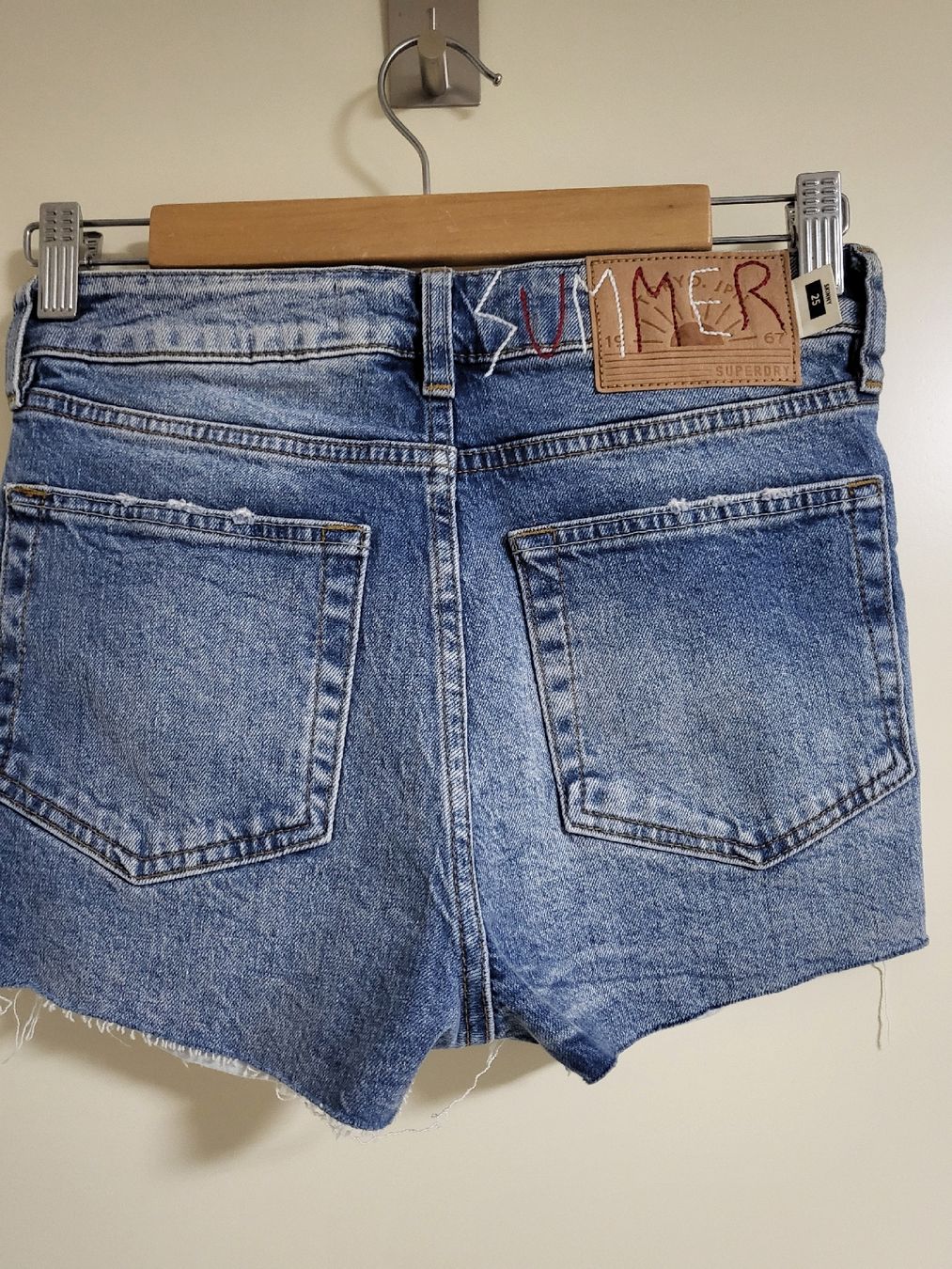Superdry Jeans: Superdry – Neuf (Voir description) à Kirchberg SG par she_lq9l 1