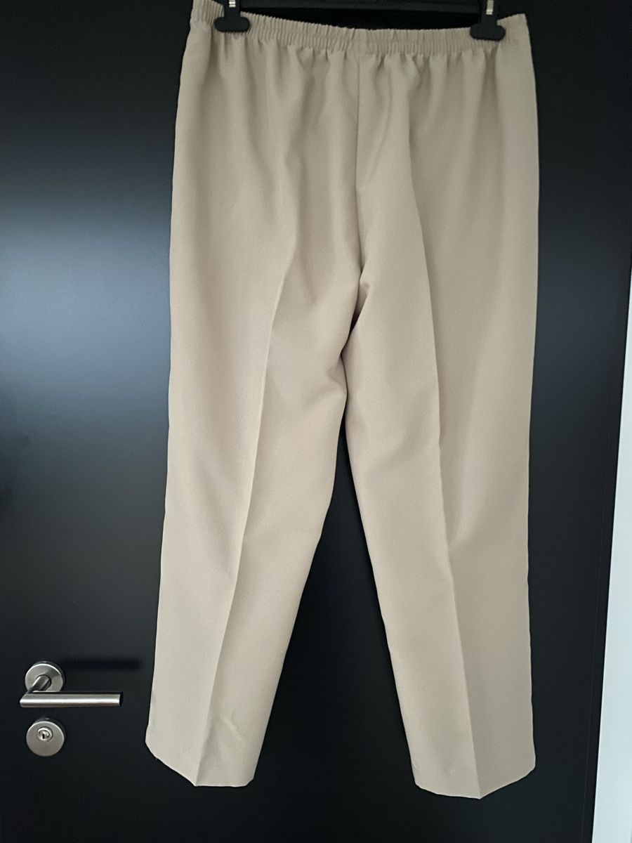 Pantaloni: Hose beige Gr. 46 100% Polyester – Usato da Meggen venduto da 6003Luzern 1