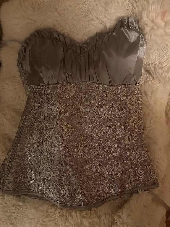 Top: Corsetto – Nuovo e nell'imballaggio originale da Bidogno venduto da sch_bby9 2