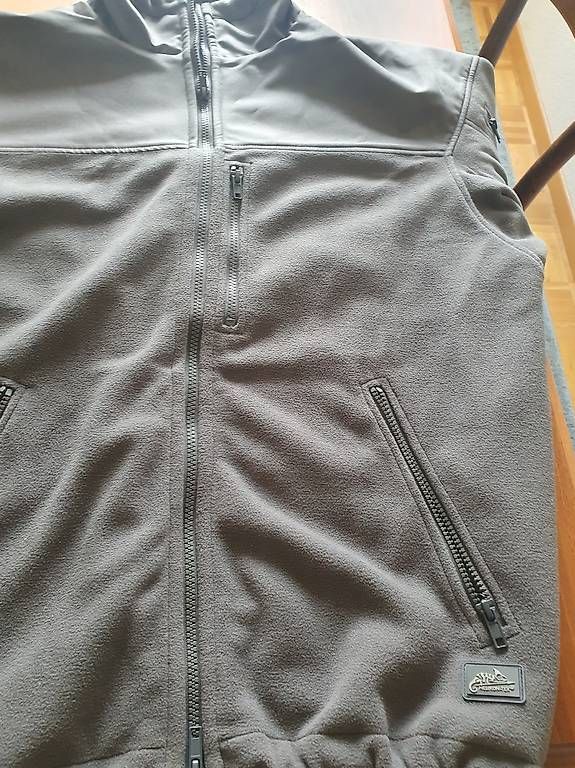 Vestes: Fleecjacke Classic Army  schwarz – D'occasion à Zürich par Kadas8 2
