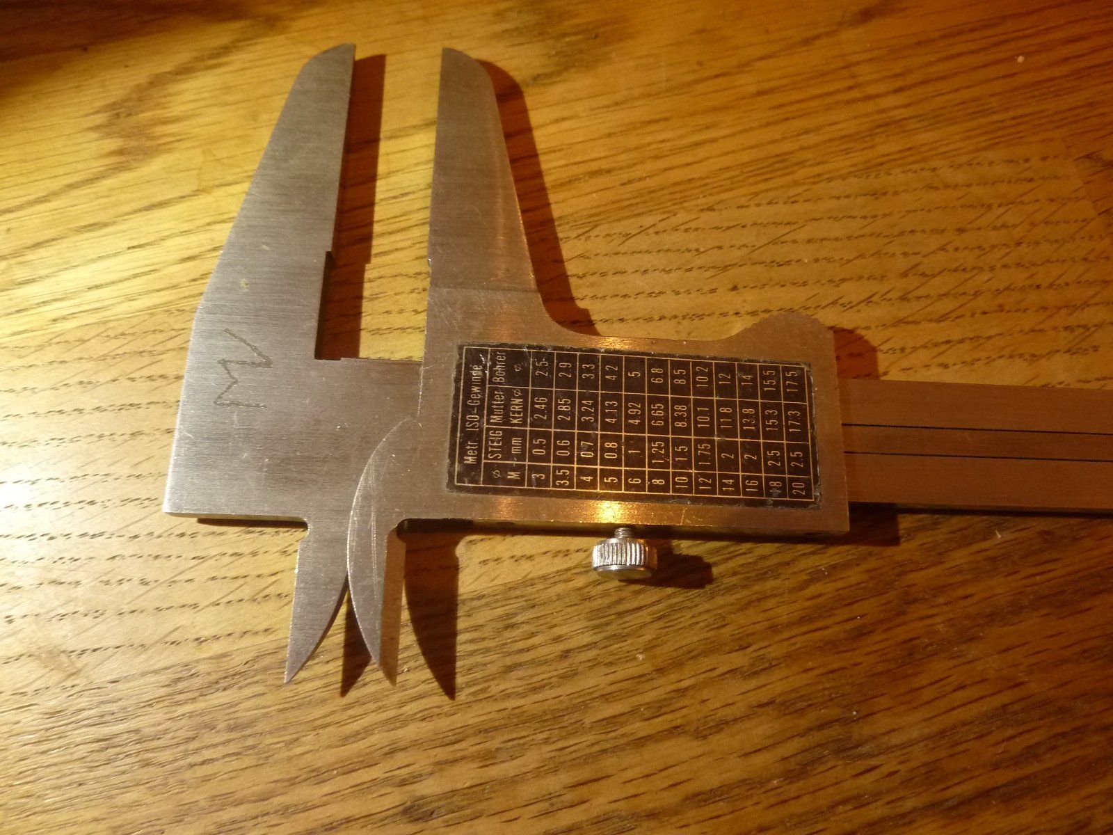 Misurare: Messschieber gross bis 22cm messbar mit Tiefenmesser – Usato da Hochfelden venduto da swissice 3