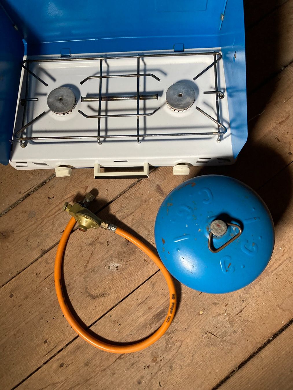 Campingaz Grills: ZweiFlammkocher mit Gasflasche... – Gebraucht aus Balterswil von Alonso100