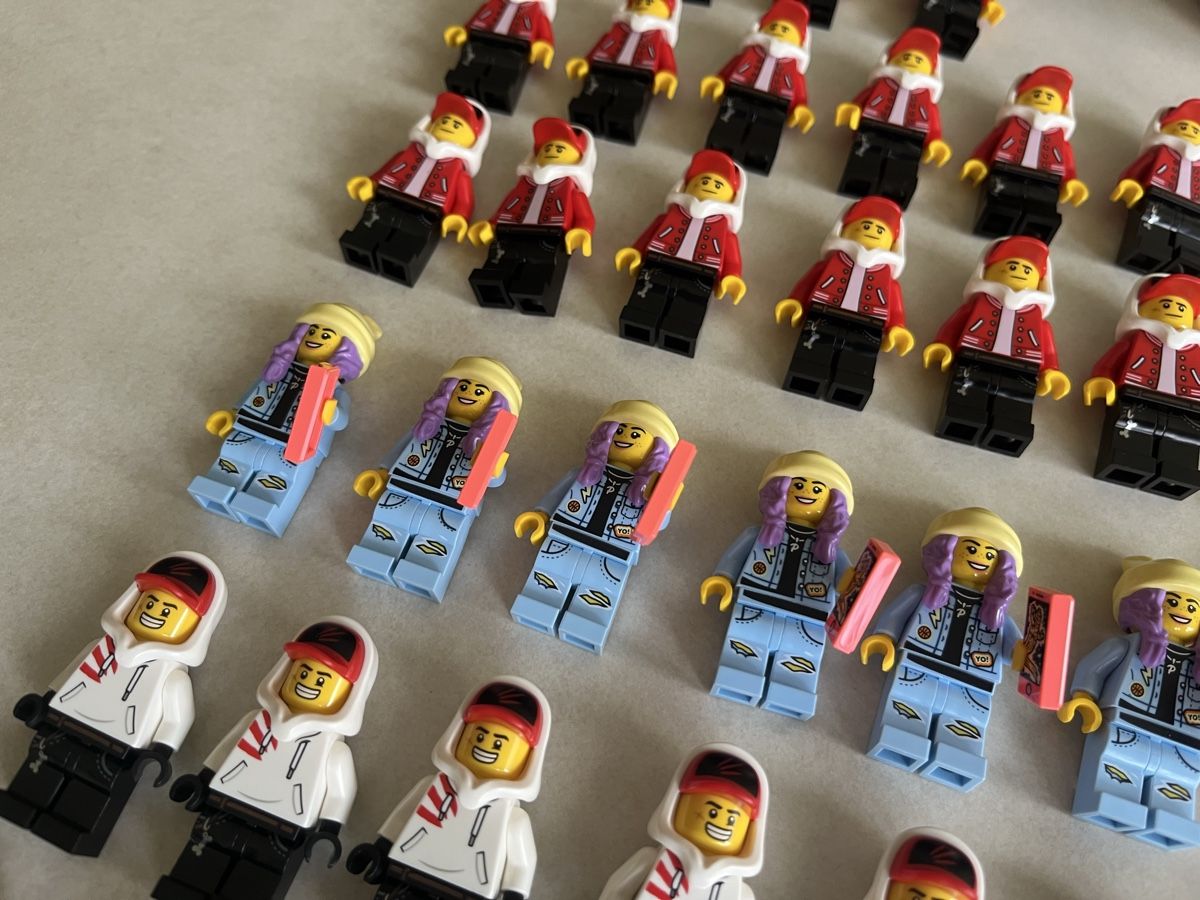 Lego Statuette: 53x LEGO Figuren / Hidden Side – Usato da Köniz venduto da Tottigoal10 2