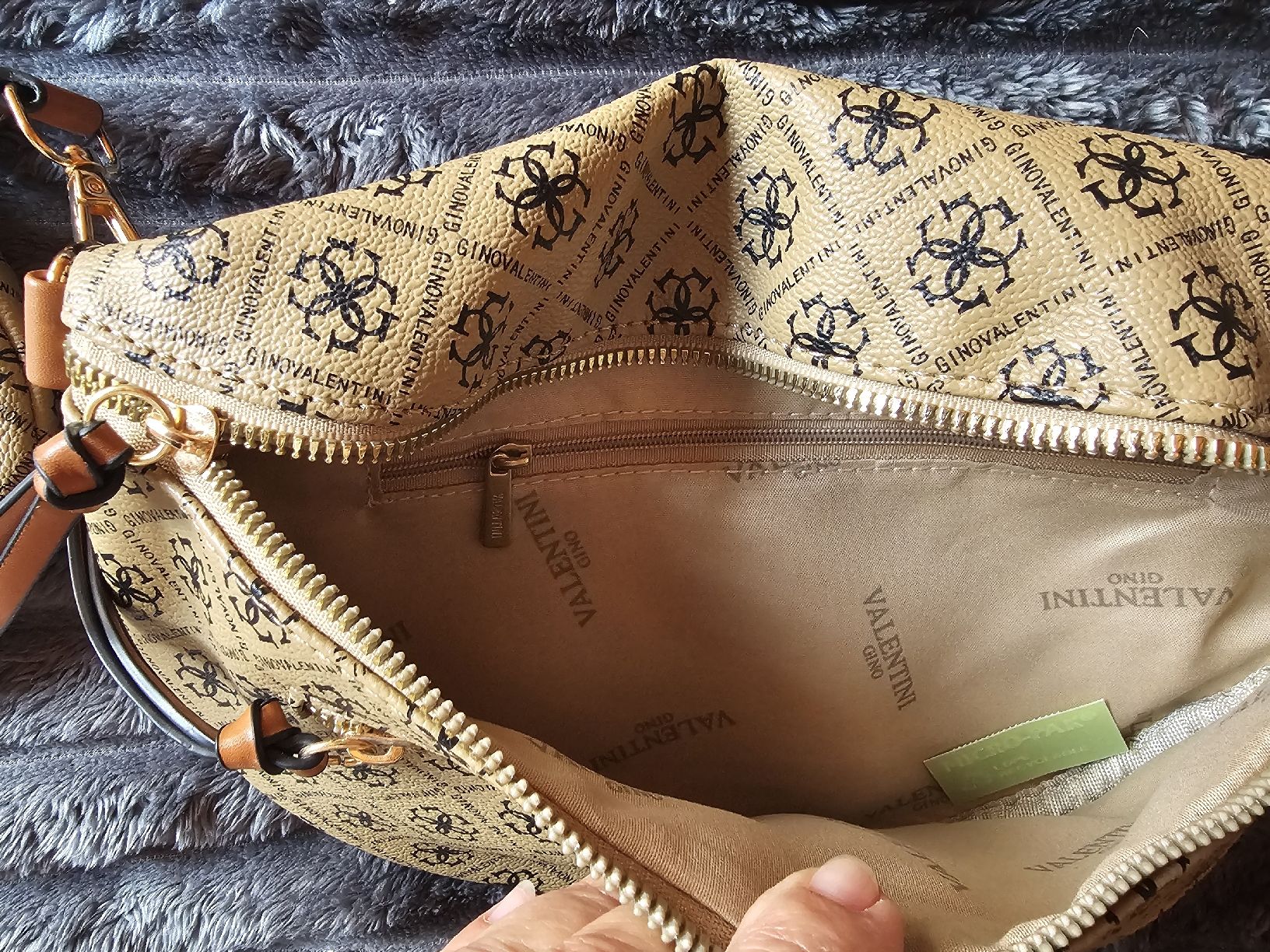Taschen für Damen: nagelneue Modetasche – Neu und originalverpackt aus Mörel von camasaro 2
