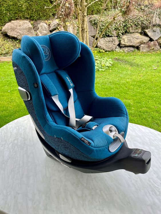 Cybex Sirona Z2 I Size Plus mountain Blue Cybex Base Z2 Gebraucht 