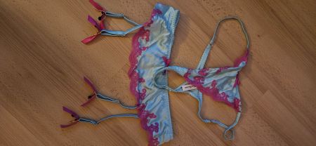 ensemble sting porte jaretelle comme neuf porté 1X  (DR)