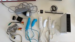 Nintendo Wii Konsole (GameCube-kompatibel) + 3 Remotes