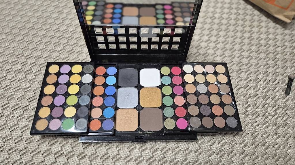 Maquillage: Lidschatten Box – D'occasion à Ottenbach par MelanieN90 1