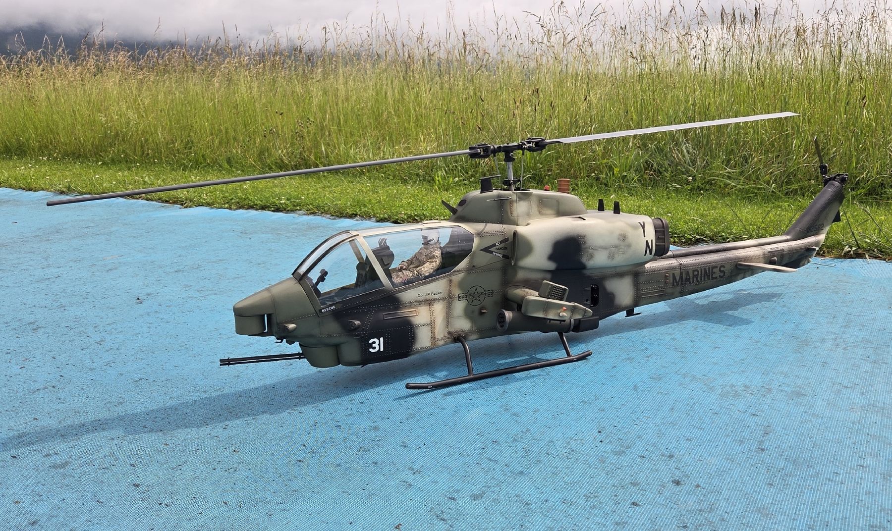 RC Modellbau: AH-1W Cobra Roban 700er – Gebraucht aus Langendorf von sputnik016