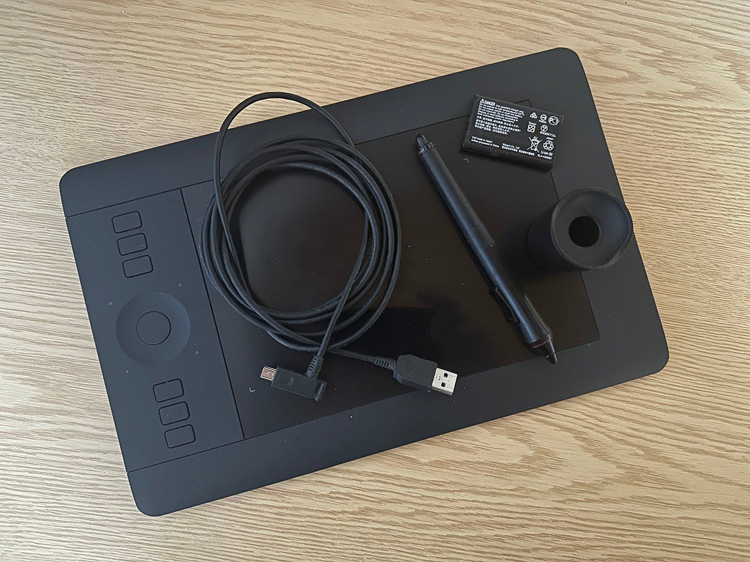 Wacom Tablet PC: Wacom Intuos Touch Small Pen Tablet (PTH-451) – Gebraucht aus Cadro von whale1958
