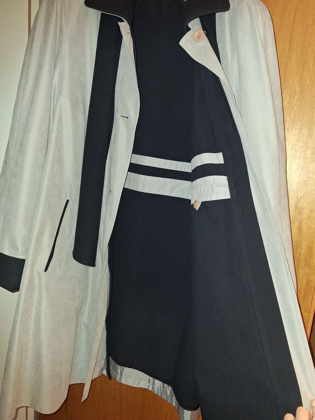 Cappotti: Eleganter Damenmantel Gr. 44 hellgrau/schwarz – Usato da Wettingen venduto da Egro2 2