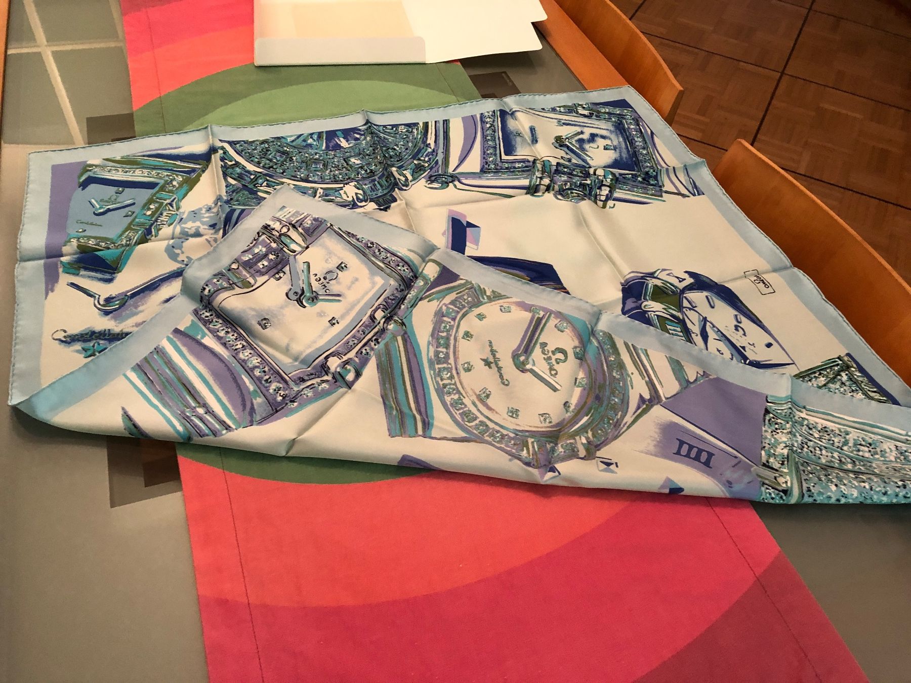 Foulard & Sciarpe: Seiden Foulard Omega – Nuovo e nell'imballaggio originale da Biel/Bienne venduto da winnertaco 9