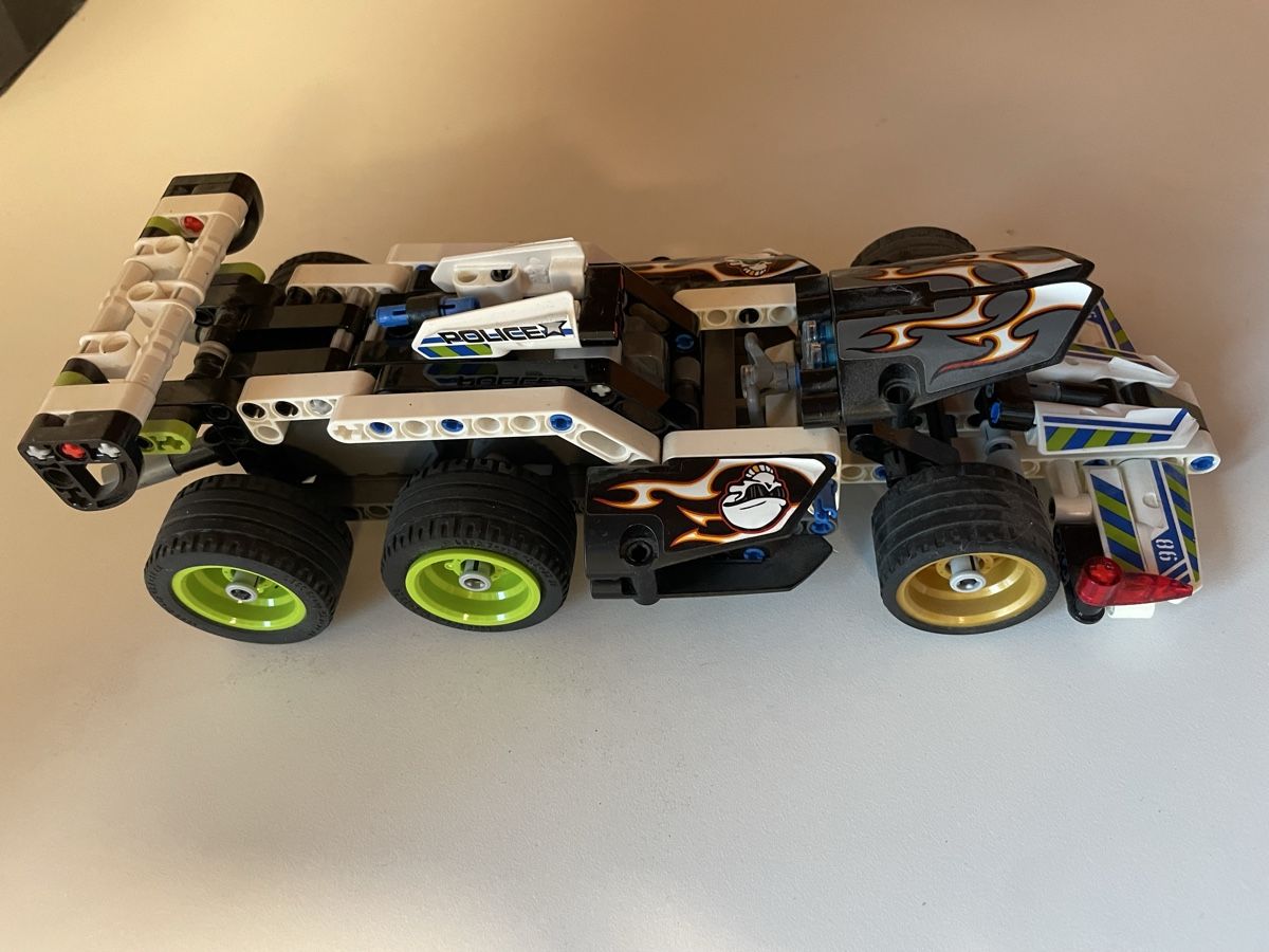 Lego Giocattoli: LEGO Technic 42047 + 42046, komplett, ohne Box – Usato da Beinwil (Freiamt) venduto da nic_qsf7