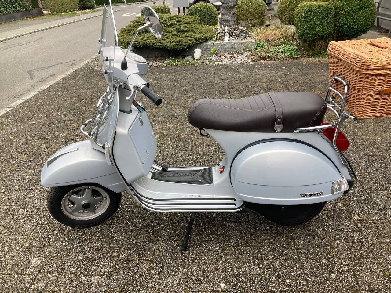 Vespa Scooter: Piaggio Vespa PX125 – Usato da Pfaffnau venduto da kev_123