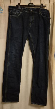 Jeans - W 36 / L 34