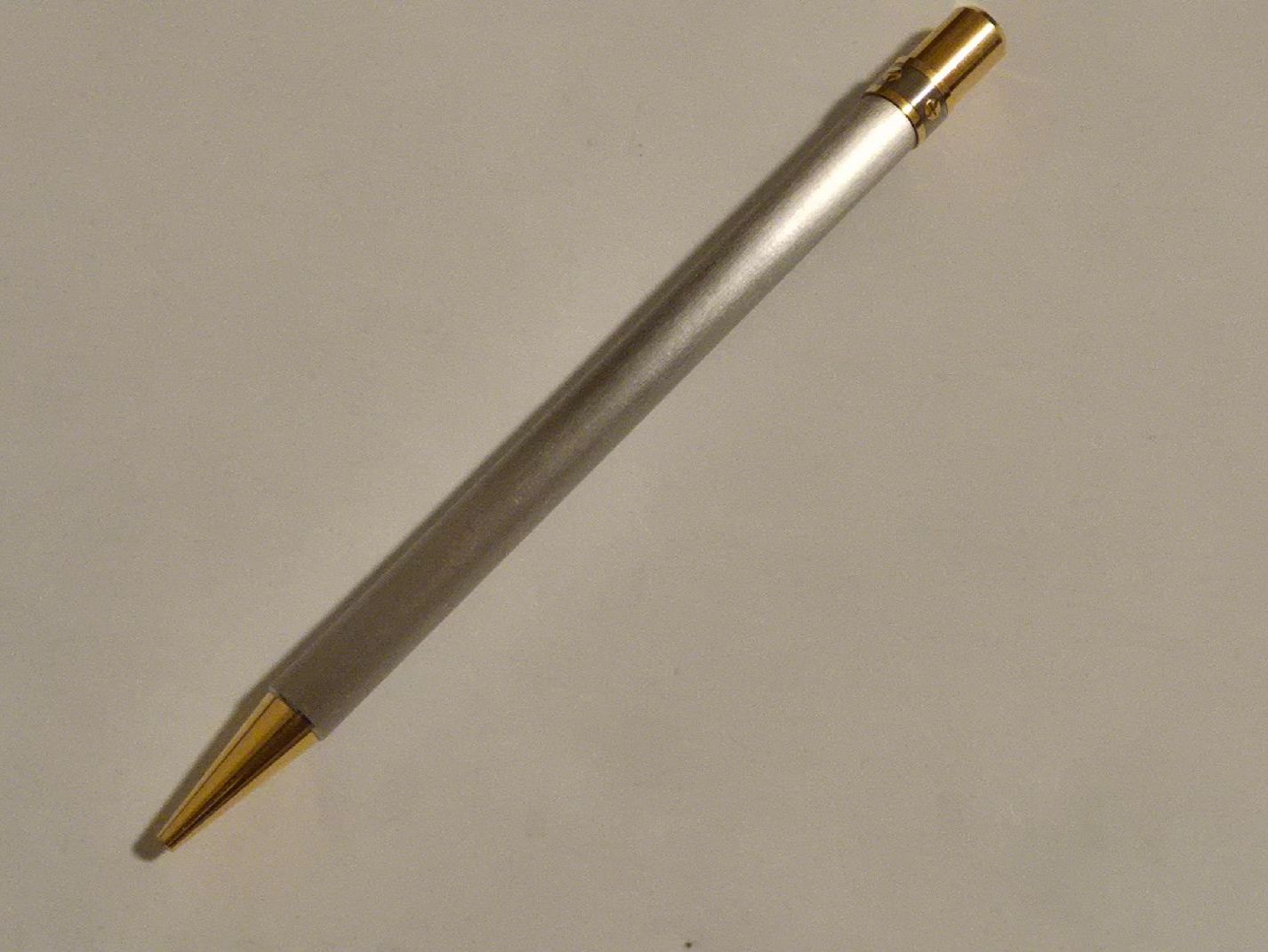 Cartier Penna & Evidenziatori: CARTIER Les Must, stylo bille – Usato da Genève venduto da BKYB