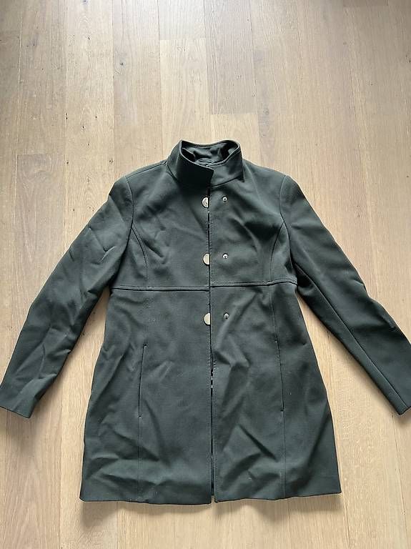 Cappotti: Grüne Manteljacke – Usato da Birsfelden venduto da Birsfelden_giveaway