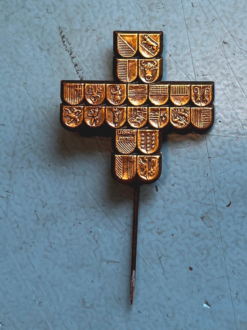 Swiss Placchette & Badge: 1 . Augustabzeichen 1961 – Usato da Obernau venduto da Wgnom