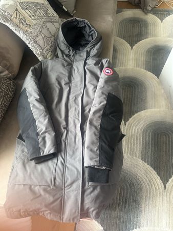 Canada Goose Winterjacke grau Farbe guter Zustand