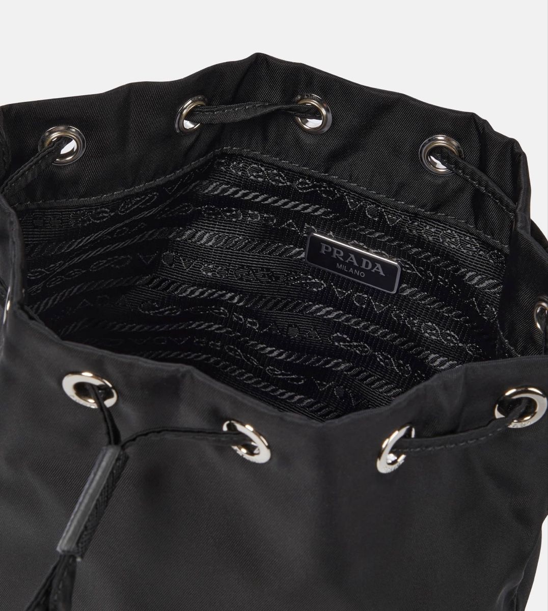 Prada Taschen für Damen: PRADA Bucket Bag aus Nylon Damen – Neu (gemäss Beschreibung) aus Zürich von iva_c9dw 9